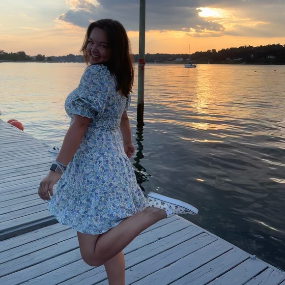 Meet your Posher, Cami - Picture 3 of 5